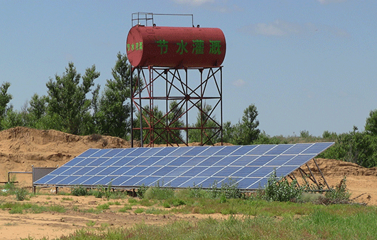 全球光伏荒漠治理成功典范——牛玉琴治沙示范基地